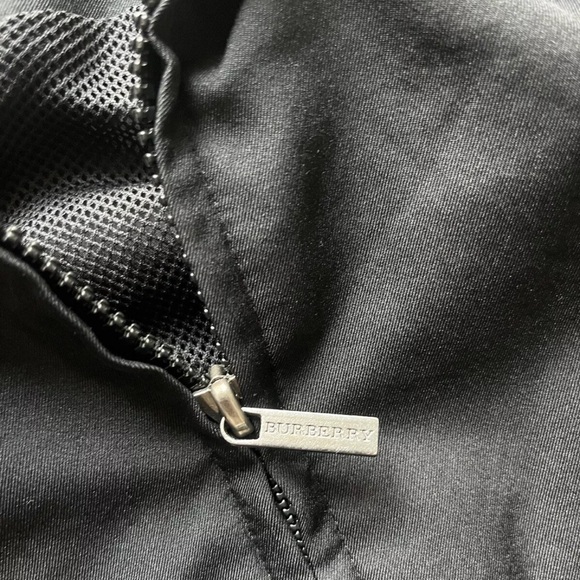 Burberry Womens Golf Vest - Black Full Zip - Size X-Small - 100% authentic - Picture 4 of 10